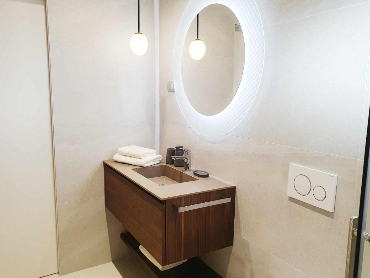New Ana Design City Center Apartments Pula Eksteriør billede