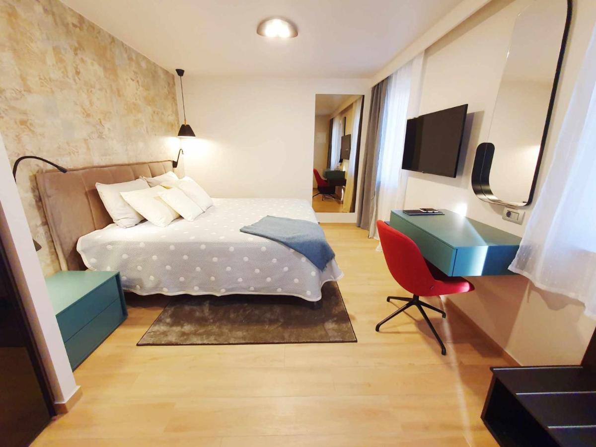New Ana Design City Center Apartments Pula Eksteriør billede